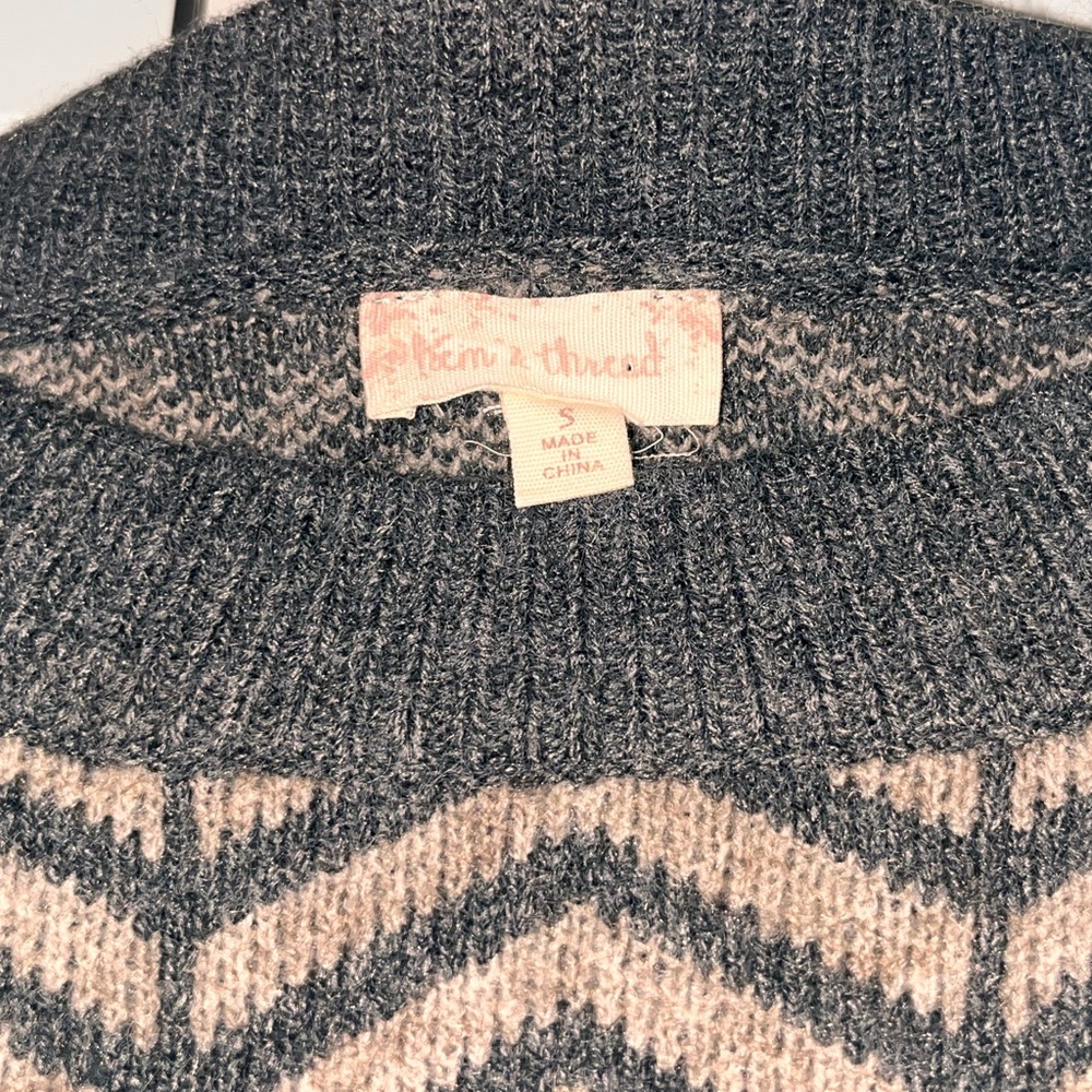 Women’s Hem & Thread Sweater - Picture 2 of 2